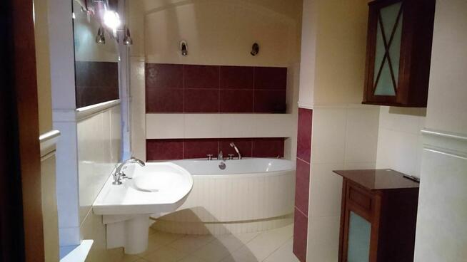 Wynajmę lokal 103 m2 w przedwojennej kamienicy