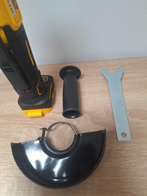 Szlifierka kątowa DEWALT nowa