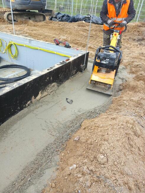 Usługi koparką, prace ziemne, wyburzenia, niwelacja terenu,