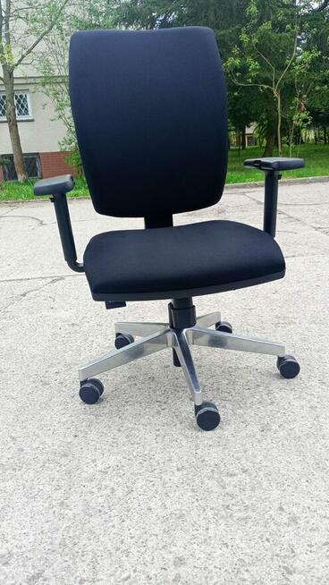 Fotel biurowy RIM czarny fotele krzesła biurowe obrotowe do