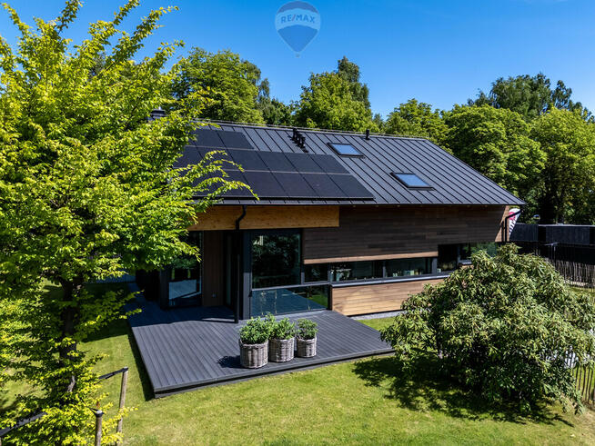 Dom z widokiem na jezioro