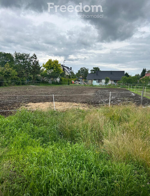 Atrakcyjna działka budowlana 961 m2 / Brzeźnik