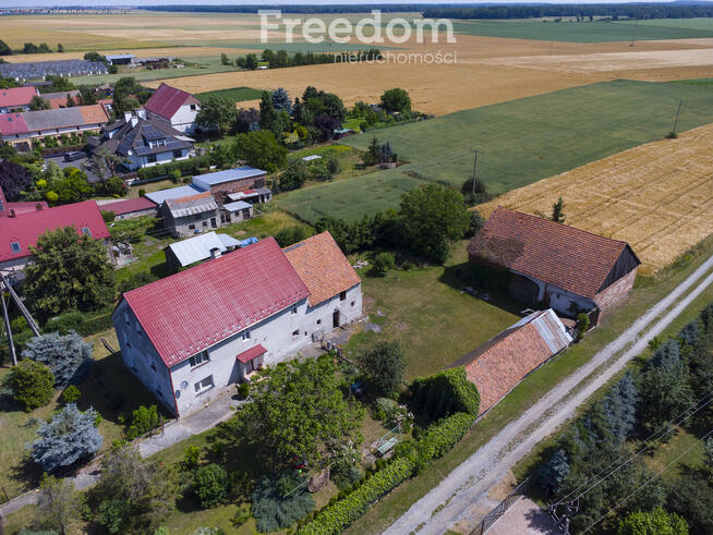 Przestronny dom z dużą działką w Starym Grodkowie