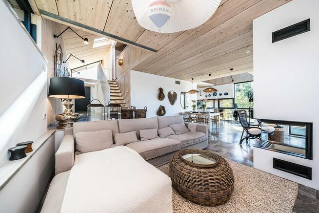 Nowoczesny dom na jeziorem, 4 km od morza