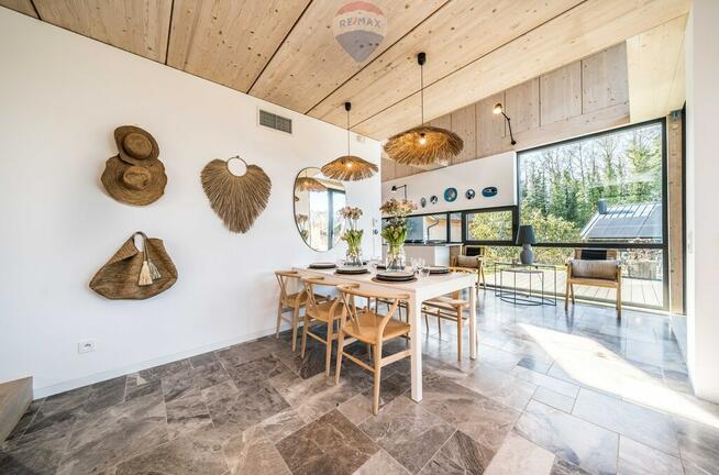 Dom premium nad jeziorem, blisko morza