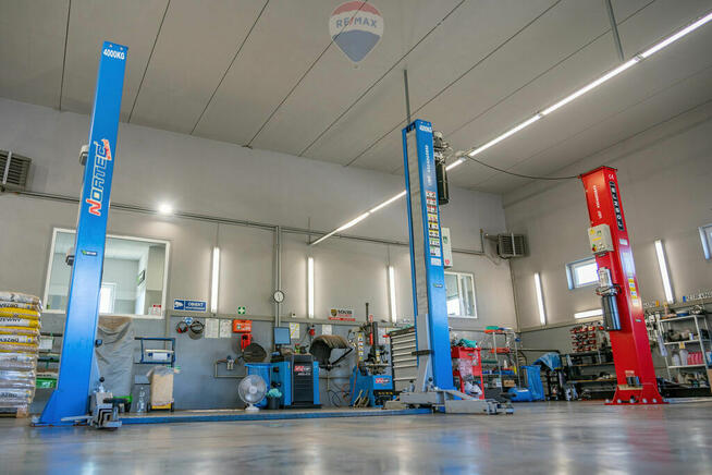 Działka z biznesem z potencjałem rozbudowy.