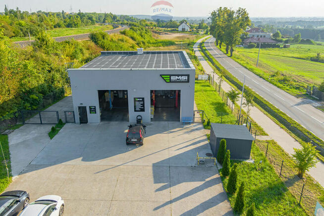 Działka z biznesem z potencjałem rozbudowy.