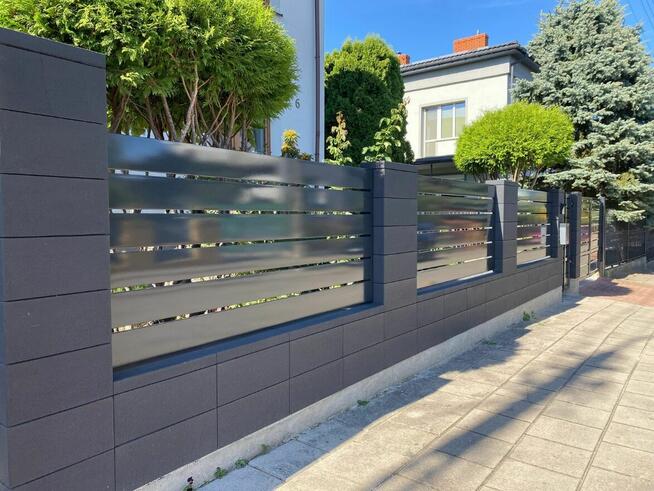 pustaki ogrodzeniowe