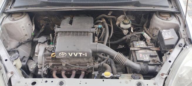 Sprzedam Toyota Yaris 2001