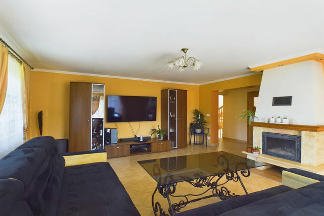 Przestronny dom z pięknymi widokami - Ratułów