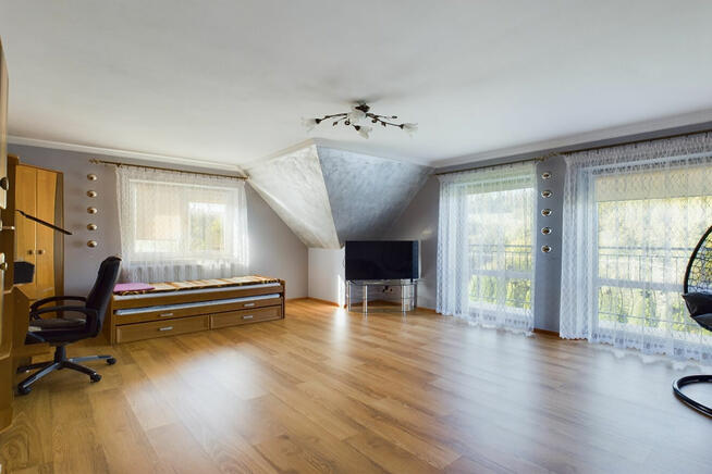 Przestronny dom z pięknymi widokami - Ratułów