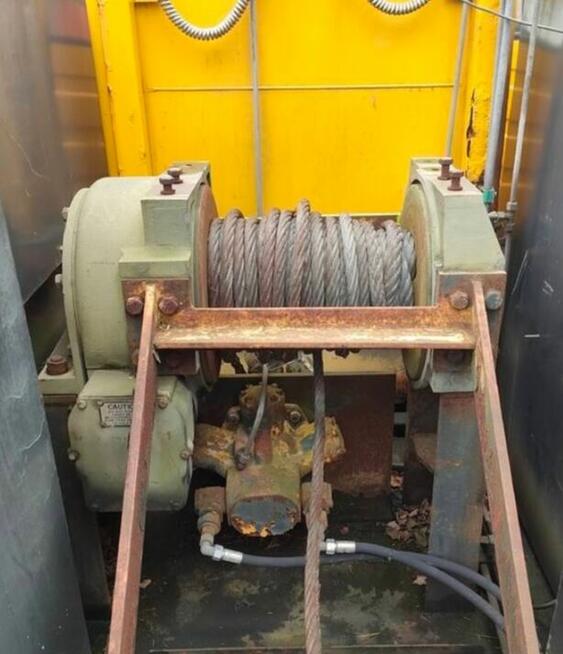 Sprzedam holownik do ciężarówek Mercedes SK2527