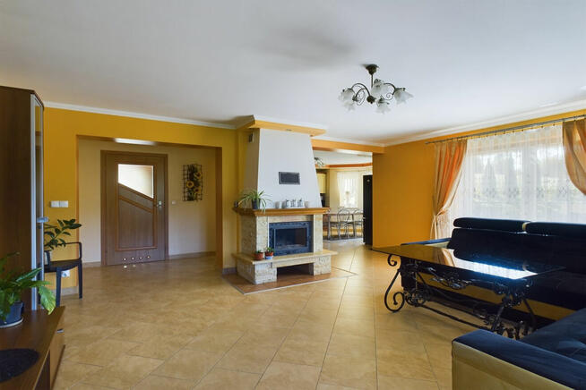 Przestronny dom z pięknymi widokami - Ratułów