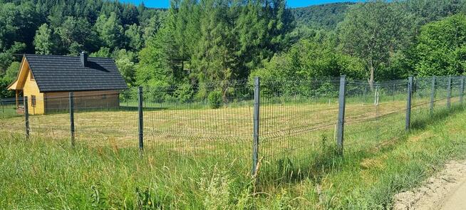 Atrakcyjna ogrodzona działka z pozwoleniem na budowę