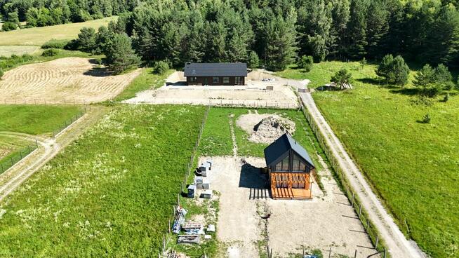 Atrakcyjna ogrodzona działka z pozwoleniem na budowę