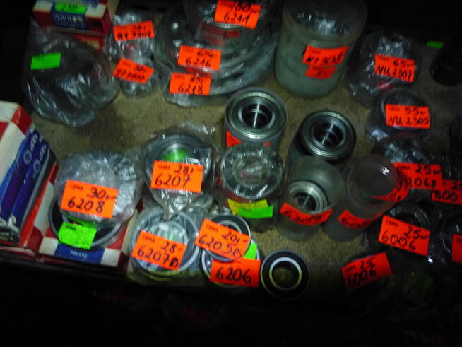 łożyska uszczelniacze filtry.