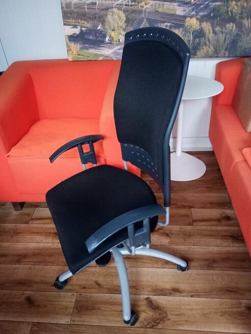 Fotel biurowy obrotowy SITAG REALITY czarny dostępne 100szt.