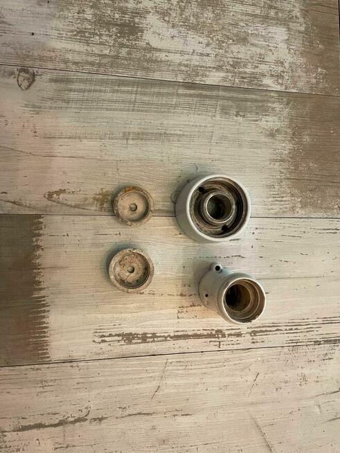 Porcelanowe elementy lampy