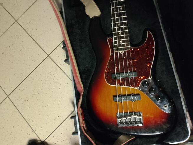 Sprzedam gitarę 5 strunowy bass Fendera