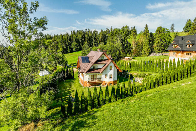 Przestronny dom z pięknymi widokami - Ratułów