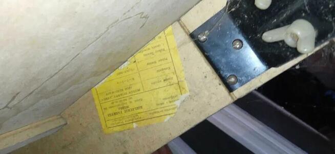 Komplet stół rozkładany +4 krzesła drewniane na wysoki połys