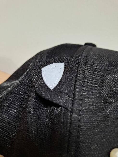 Nowa czapka z daszkiem