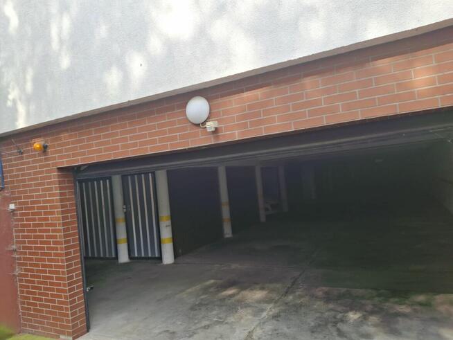 Wynajmę miejsce parkingowe/garaż