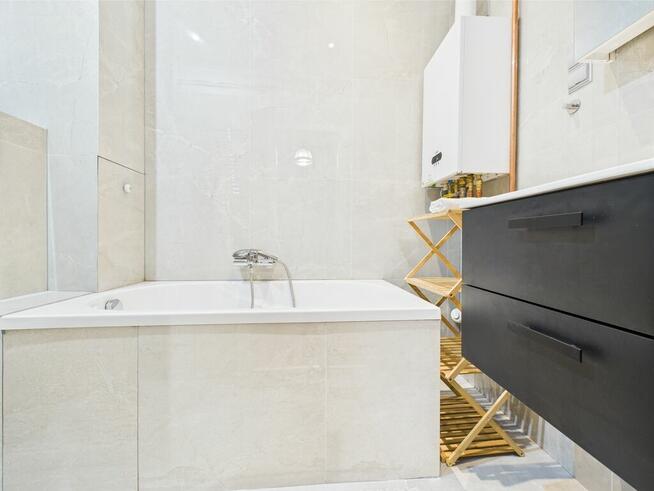 Dwa pokoje, parter po generalnym remoncie