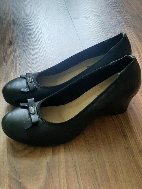 Baleriny skórzane- czółenka na obcasie - r. 39 - Lasocki