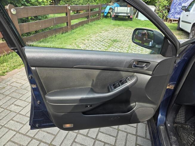 SPRZEDAM TOYOTA AVENSIS 2004, 2.0 D-4D , USZKODZONA