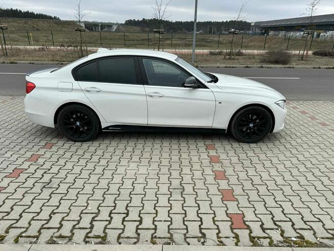 BMW F30