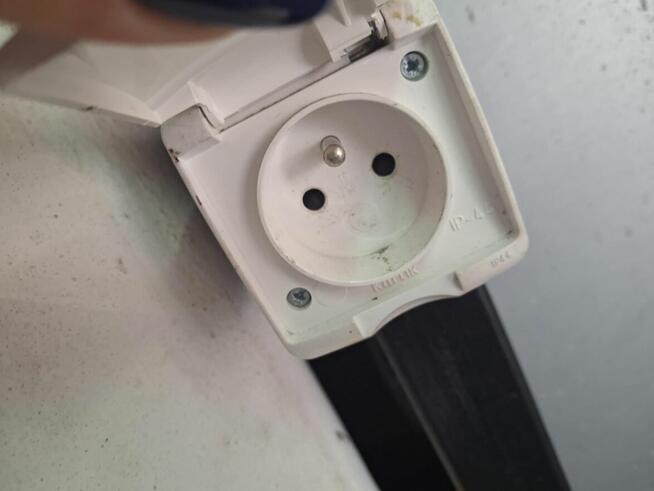 Wynajmę miejsce parkingowe/garaż