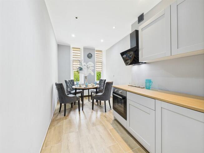 Dwa pokoje, parter po generalnym remoncie