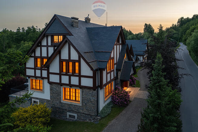 Współczesny zamek w Srebrnej Górze