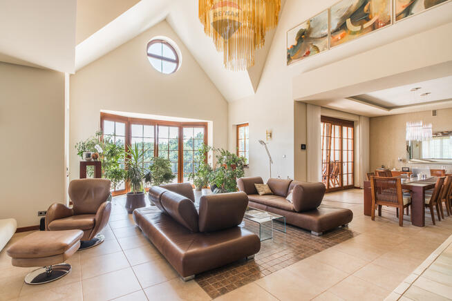 Współczesny zamek w Srebrnej Górze