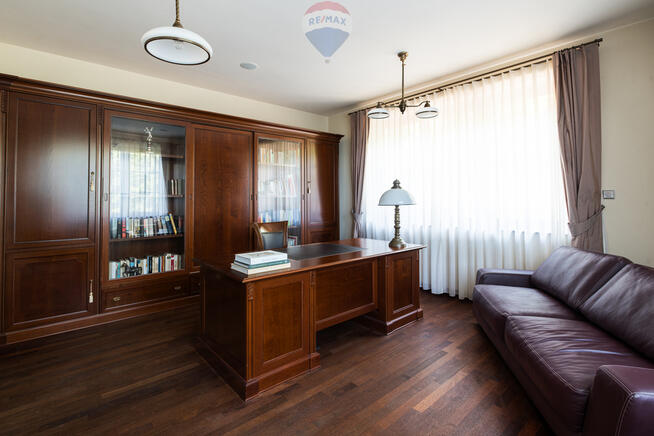 Współczesny zamek w Srebrnej Górze