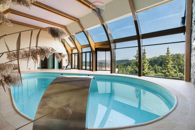 Współczesny zamek w Srebrnej Górze