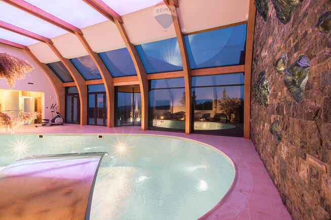 Współczesny zamek w Srebrnej Górze