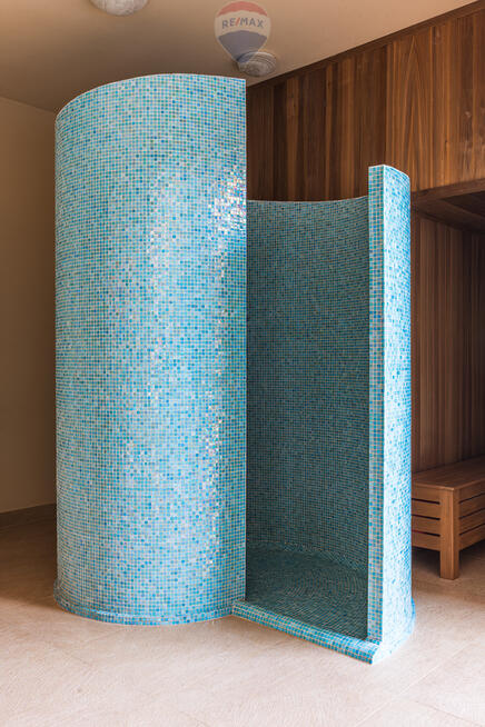 Współczesny zamek w Srebrnej Górze