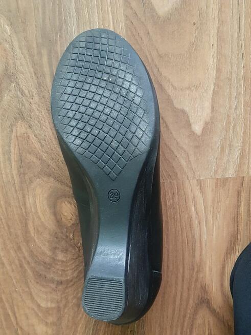 Baleriny skórzane- czółenka na obcasie - r. 39 - Lasocki