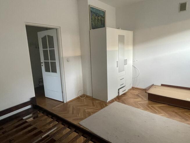 Stary Żoliborz dwupokojowe mieszkanie w kamienicy