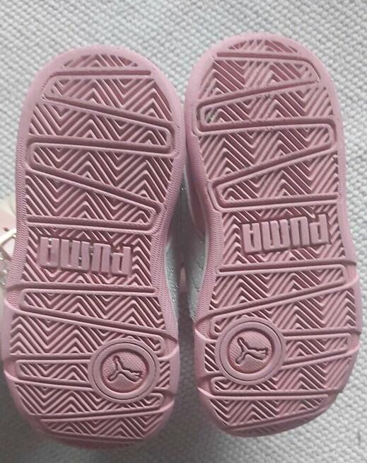 Buty Puma dla dziewczynki rozmiar 22/23