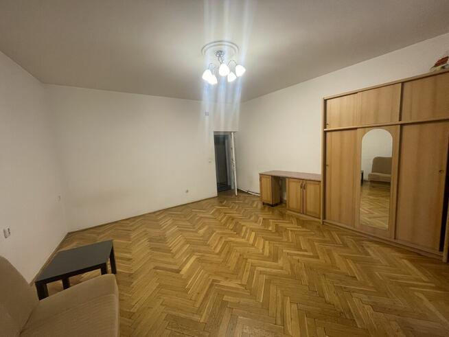 Stary Żoliborz dwupokojowe mieszkanie w kamienicy