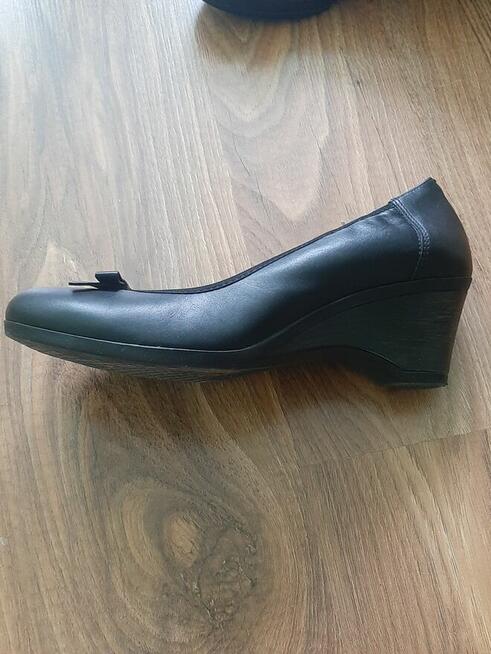 Baleriny skórzane- czółenka na obcasie - r. 39 - Lasocki