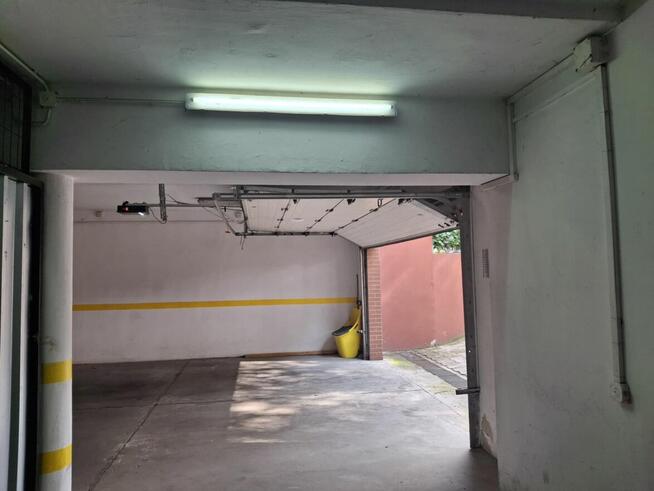 Wynajmę miejsce parkingowe/garaż