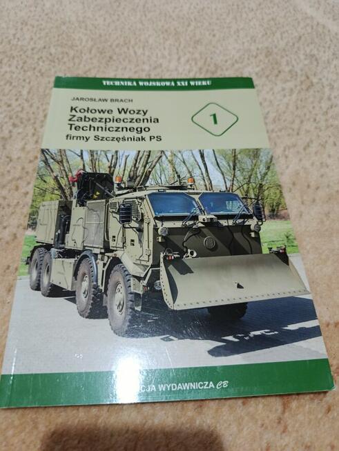 Kołowe wozy zabezpieczenia technicznego f. Szczęśniak ksążka