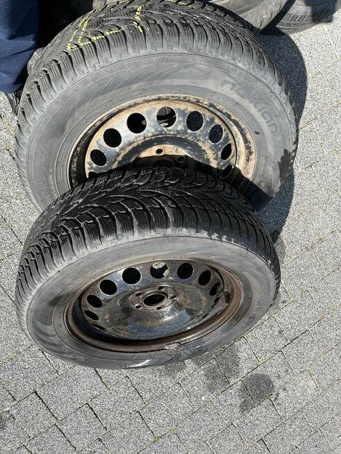 Opony premium z felgami zimowe Nokian 215/60 R16 95H