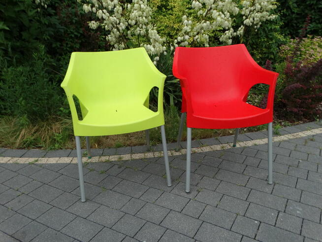 Dwa Hiszpańskie krzesła z tworzywa sztucznego