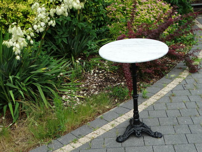 STYLOWY KAWOWY STOLIK OKRĄGŁY MARMUROWY NA ŻELIWNEJ NODZE