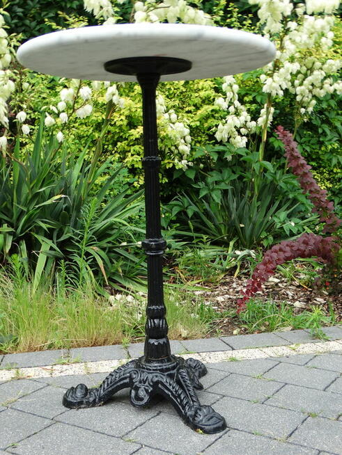 STYLOWY KAWOWY STOLIK OKRĄGŁY MARMUROWY NA ŻELIWNEJ NODZE